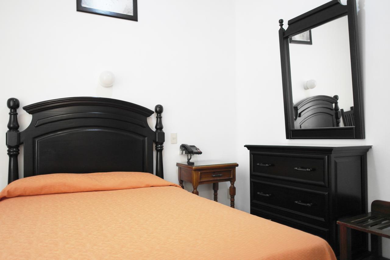 Hotel De Los Banos Pachuca Экстерьер фото